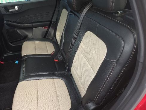 Used 2021 Ford Escape Titanium w/ Titanium Elite Package AWD/4WD image 8