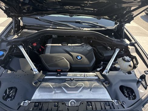 Used 2023 BMW X4 xDrive30i w/ M Sport Package AWD/4WD image 10