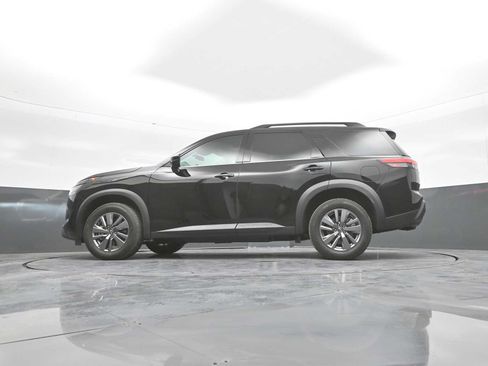 Used 2025 Nissan Pathfinder SV AWD/4WD image 38