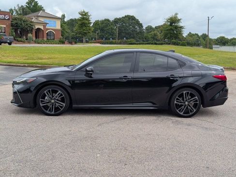 Used 2025 Toyota Camry XSE FWD image 11