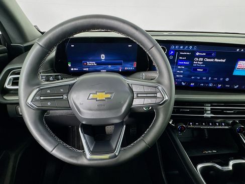 Used 2026 Chevrolet Traverse LT AWD/4WD image 11