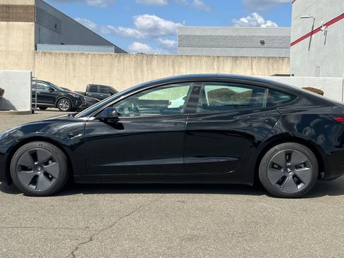 Used 2022 Tesla Model 3 Long Range AWD/4WD image 9