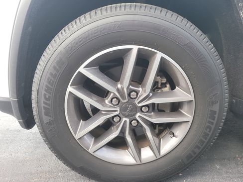 Used 2020 Jeep Grand Cherokee Limited RWD image 8