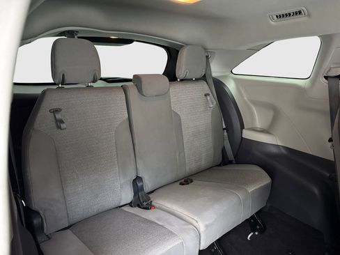 Used 2021 Toyota Sienna LE FWD image 45