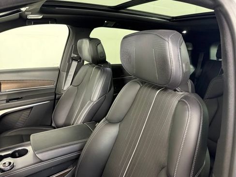 Certified 2026 Cadillac Vistiq Sport w/ LPO, Floor Liner Package AWD/4WD image 7