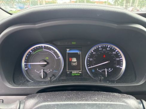 Used 2019 Toyota Highlander Limited image 2