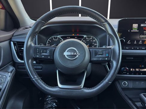 Used 2023 Nissan Rogue SL w/ SL Premium Package image 16