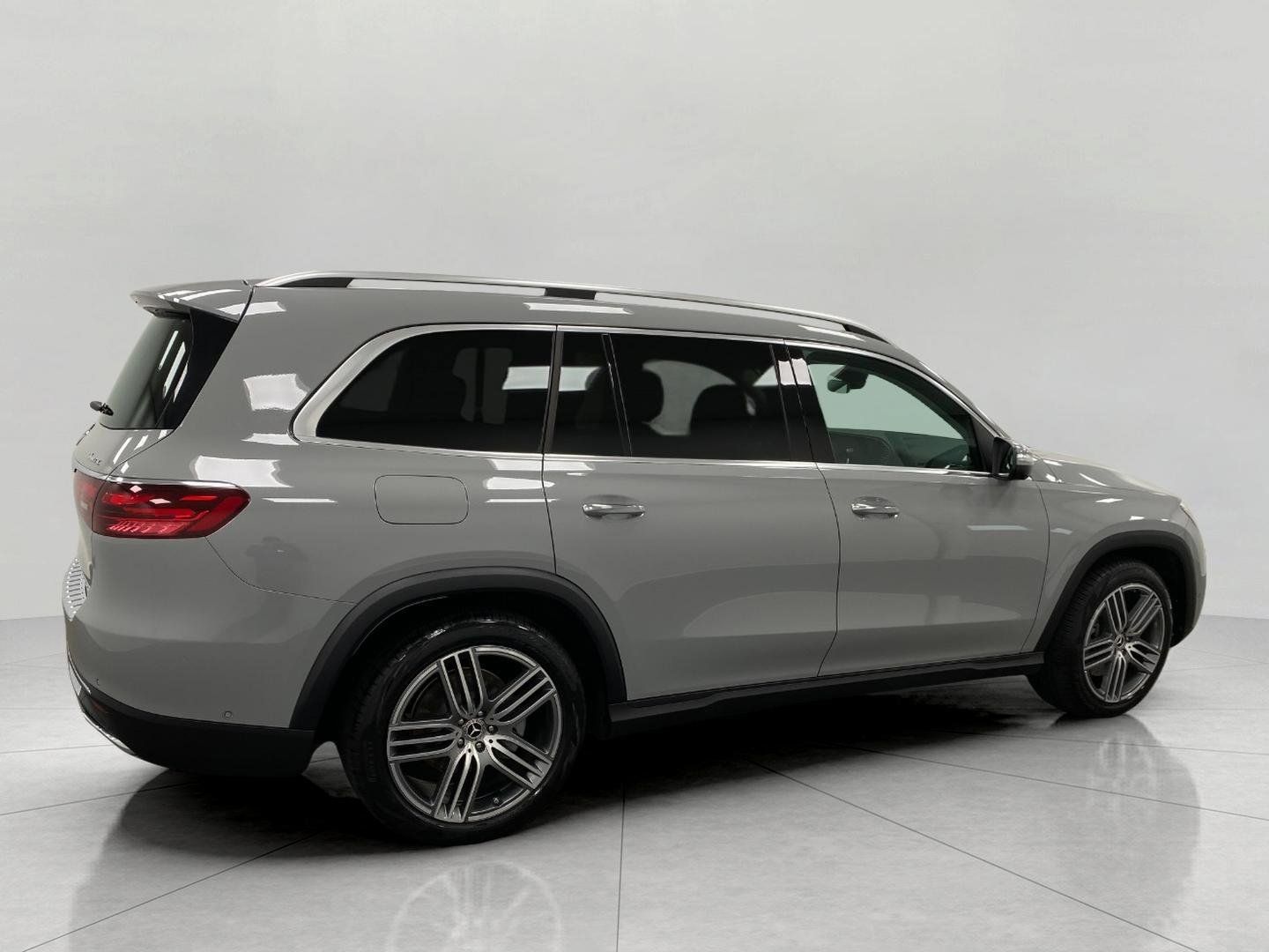 Certified 2026 Mercedes-Benz GLS 450 4MATIC image 38