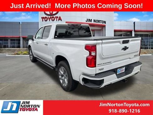 Used 2021 Chevrolet Silverado 1500 High Country w/ Technology Package image 3
