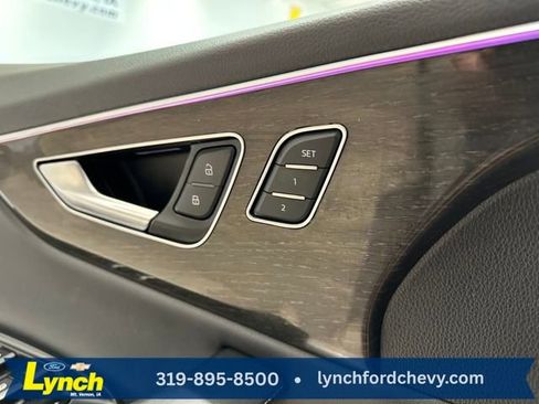 Used 2022 Audi Q8 Premium Plus w/ Premium Plus Package image 9