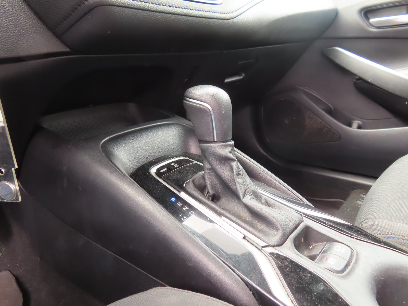 Used 2022 Toyota Corolla SE FWD image 24