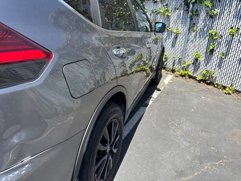 Certified 2017 Nissan Rogue SV w/ Midnight Edition FWD image 5
