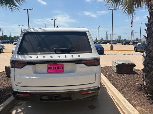 Used 2024 Jeep Wagoneer 4WD image 18