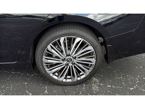 Used 2023 Nissan Altima 2.5 SL AWD/4WD image 12