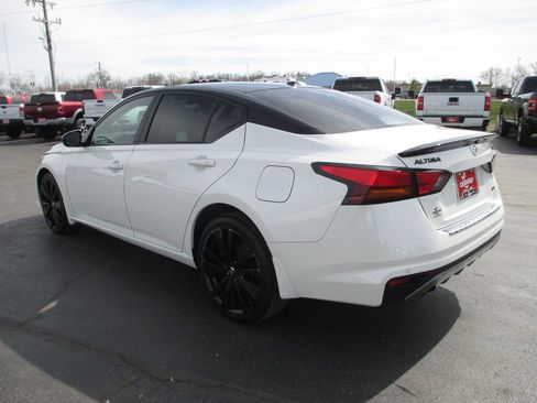 Used 2022 Nissan Altima 2.5 SR w/ Midnight Edition Package image 8