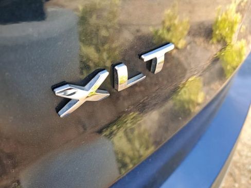 Used 2017 Ford Explorer XLT image 8