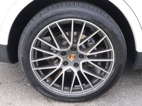 Used 2021 Porsche Cayenne image 39