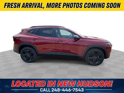 Used 2024 Chevrolet Trax ACTIV w/ Driver Confidence Package FWD image 3