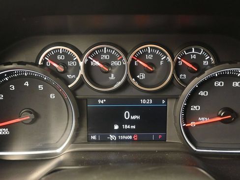 Used 2021 Chevrolet Suburban LT RWD image 13