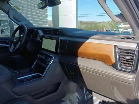 Used 2025 GMC Sierra 2500 Denali w/ Technology Package image 35