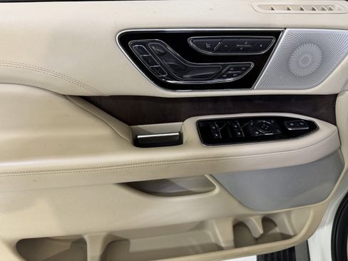Used 2021 Lincoln Navigator Reserve image 16