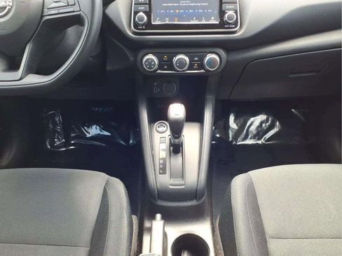 Used 2024 Nissan Kicks S image 12