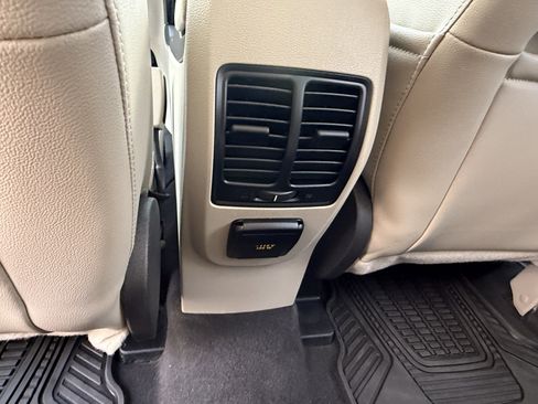 Used 2017 Ford Escape Titanium AWD/4WD image 9
