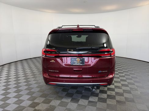 Used 2021 Chrysler Pacifica Pinnacle image 10