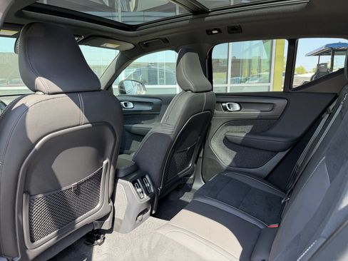 Used 2024 Volvo XC40 Recharge Plus w/ Protection Package Premier RWD image 35