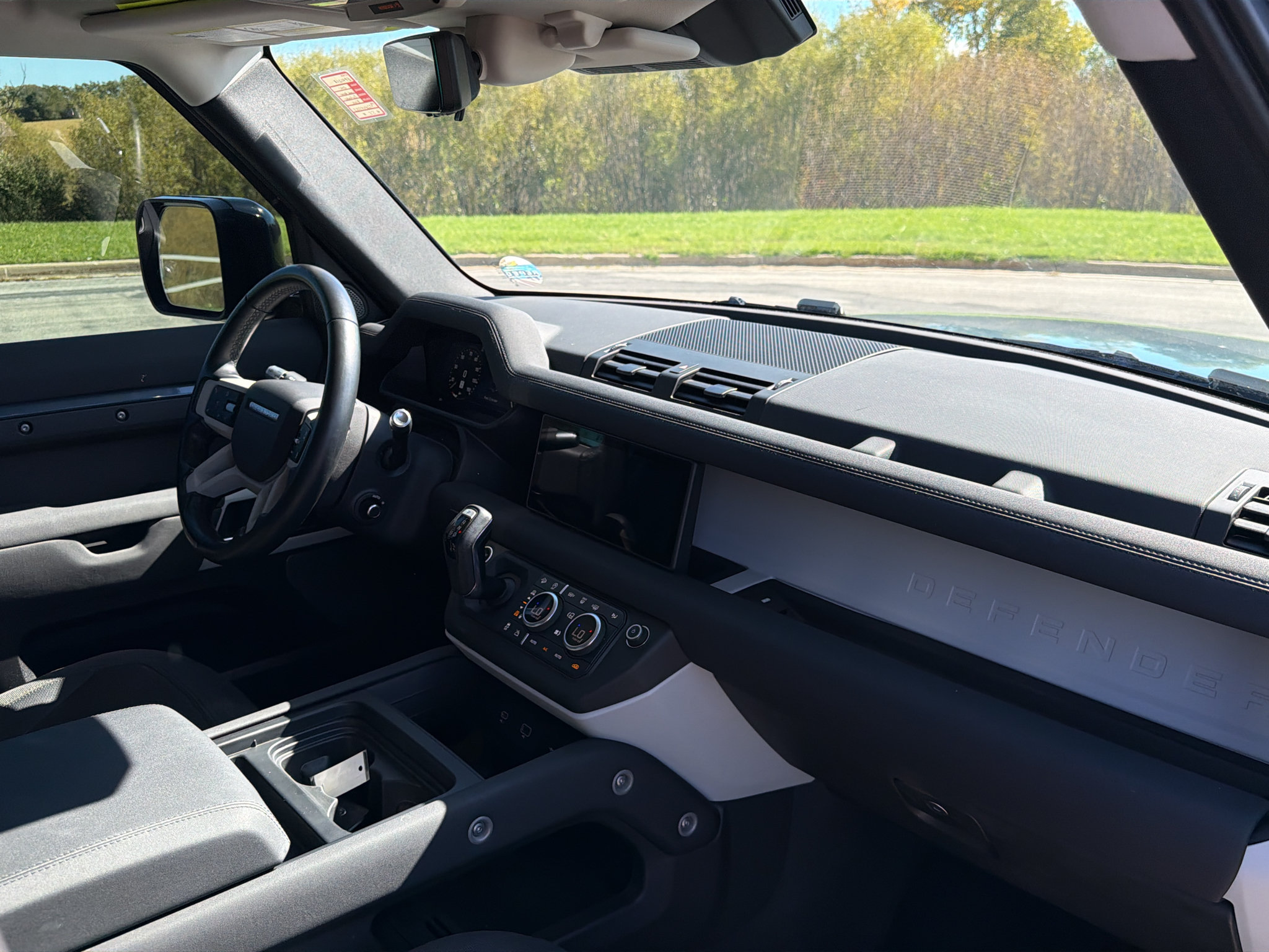 Used 2021 Land Rover Defender 110 SE AWD/4WD image 27