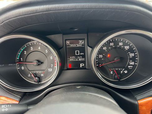 Used 2013 Jeep Grand Cherokee Overland image 27