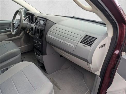 Used 2009 Dodge Grand Caravan SE image 18