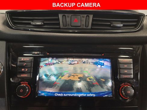Used 2019 Nissan Rogue SV AWD/4WD image 14
