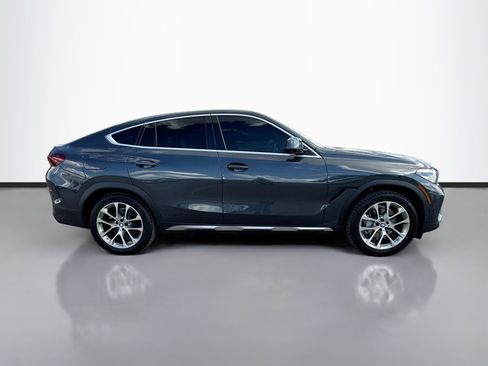 Used 2021 BMW X6 sDrive40i w/ Convenience Package image 2