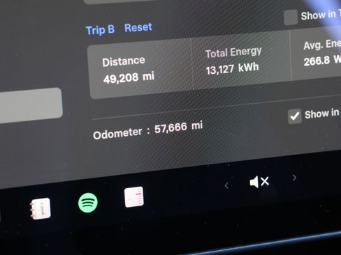 Used 2021 Tesla Model Y Long Range image 18