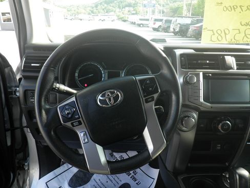Used 2017 Toyota 4Runner SR5 image 19