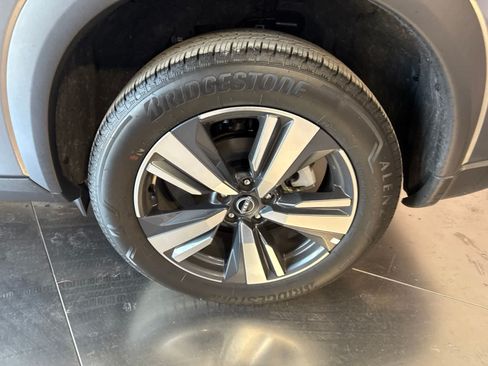 Used 2026 Nissan Rogue SL FWD image 10