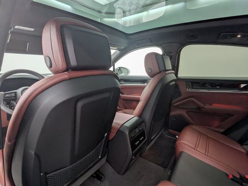 New 2026 Porsche Cayenne S image 22