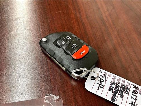 Used 2020 Jeep Wrangler Unlimited Sahara w/ Uconnect 4C Nav & Sound Group AWD/4WD image 8