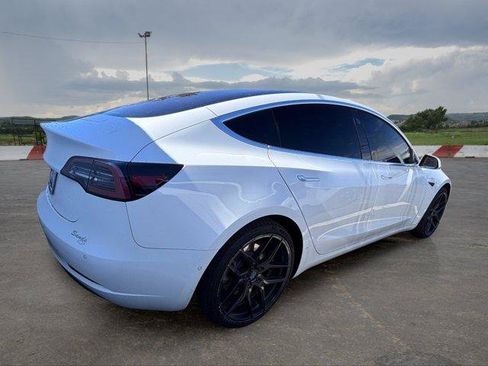Used 2018 Tesla Model 3 Long Range RWD image 3