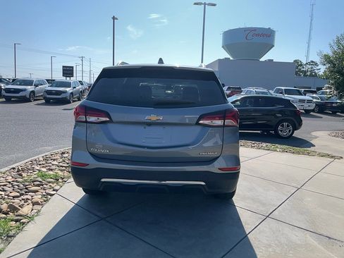 Used 2023 Chevrolet Equinox Premier FWD image 4