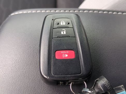 Used 2022 Toyota Corolla SE image 31