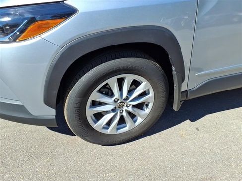Certified 2022 Toyota Corolla Cross LE image 4