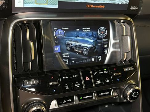 New 2026 Lexus LX 700h Luxury image 24