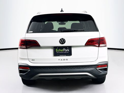 Used 2023 Volkswagen Taos SE image 7