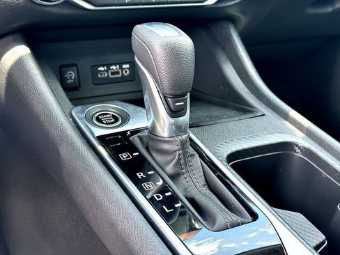 Used 2024 Nissan Sentra SV FWD image 17