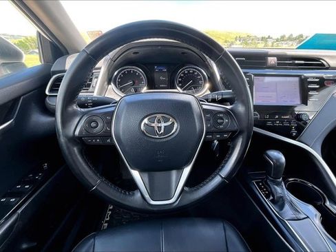 Used 2019 Toyota Camry SE FWD image 8