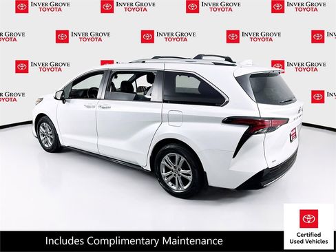 Certified 2022 Toyota Sienna Platinum image 7