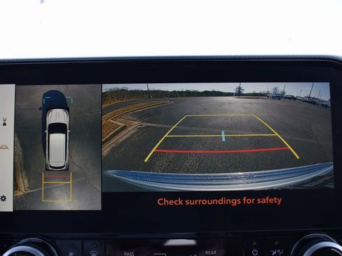 Used 2024 Toyota Highlander Platinum image 23