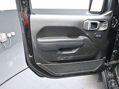 Used 2024 Jeep Gladiator Rubicon w/ Technology Group AWD/4WD image 13